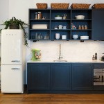 Klasik mutfak tasarımı lacivert renk mobilyalar