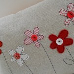 kolay çiçek yapımı yastık kılıfı