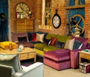 renkli kadife retro koltuk tasarım modeli